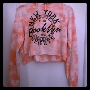 Really cute pink cropped hoodie 💗